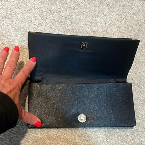 Elegant Black Butterfly Clutch - Picture 6 of 9